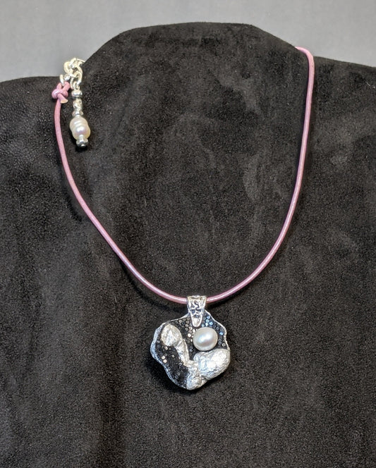 Choker Necklace with pendant, oyster shell necklace, black white leather necklace, pearl necklace, unique pendant, oyster shell pendant