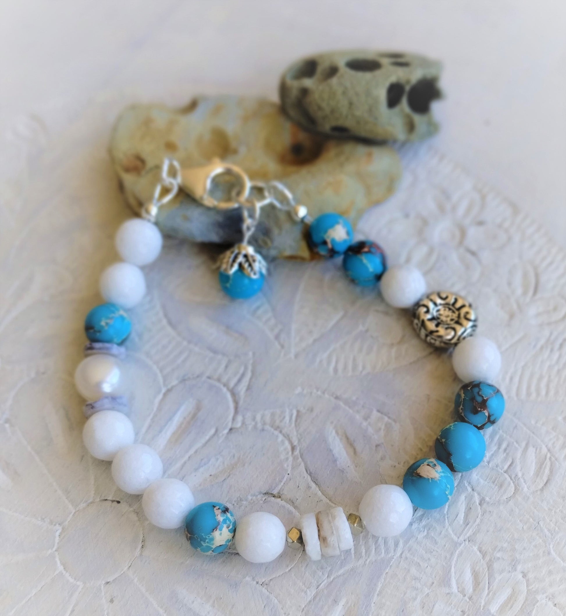 Calm and peace bracelet, Stone bracelet, Turquoise colored bracelet, White bracelet, Summer bracelet, Jade bracelet, 7 1/4 inch
