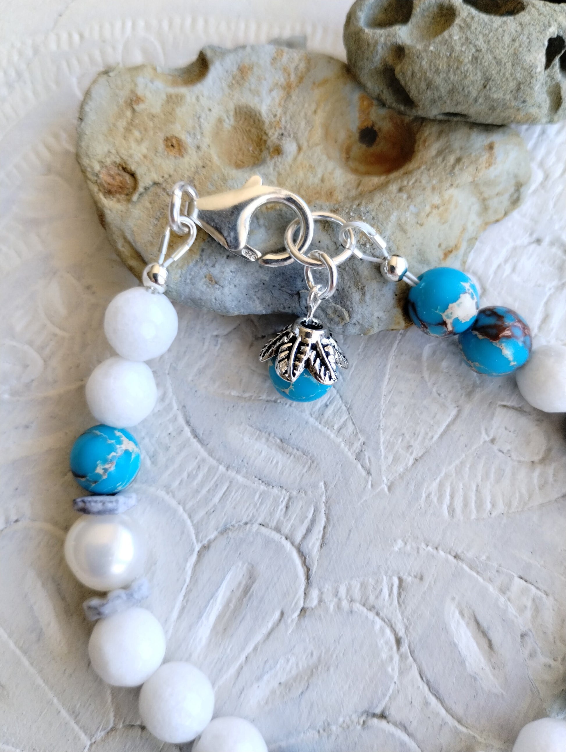 Calm and peace bracelet, Stone bracelet, Turquoise colored bracelet, White bracelet, Summer bracelet, Jade bracelet, 7 1/4 inch